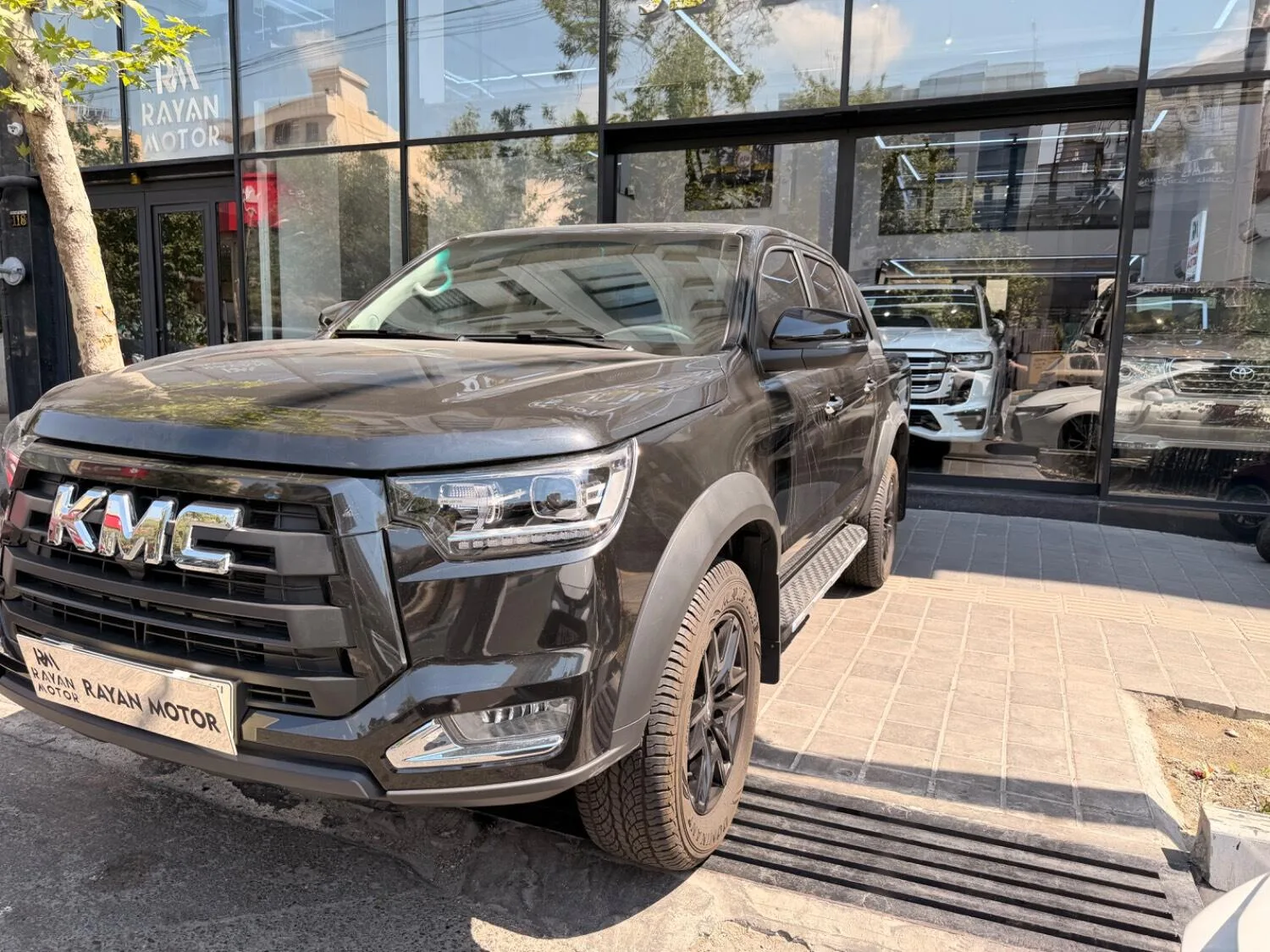 کی ام سی  T8