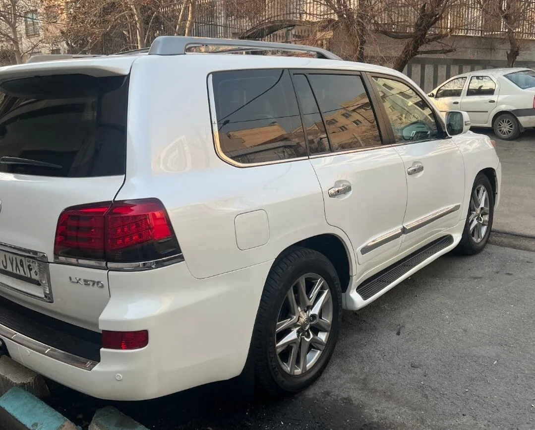 لکسوس  LX 3