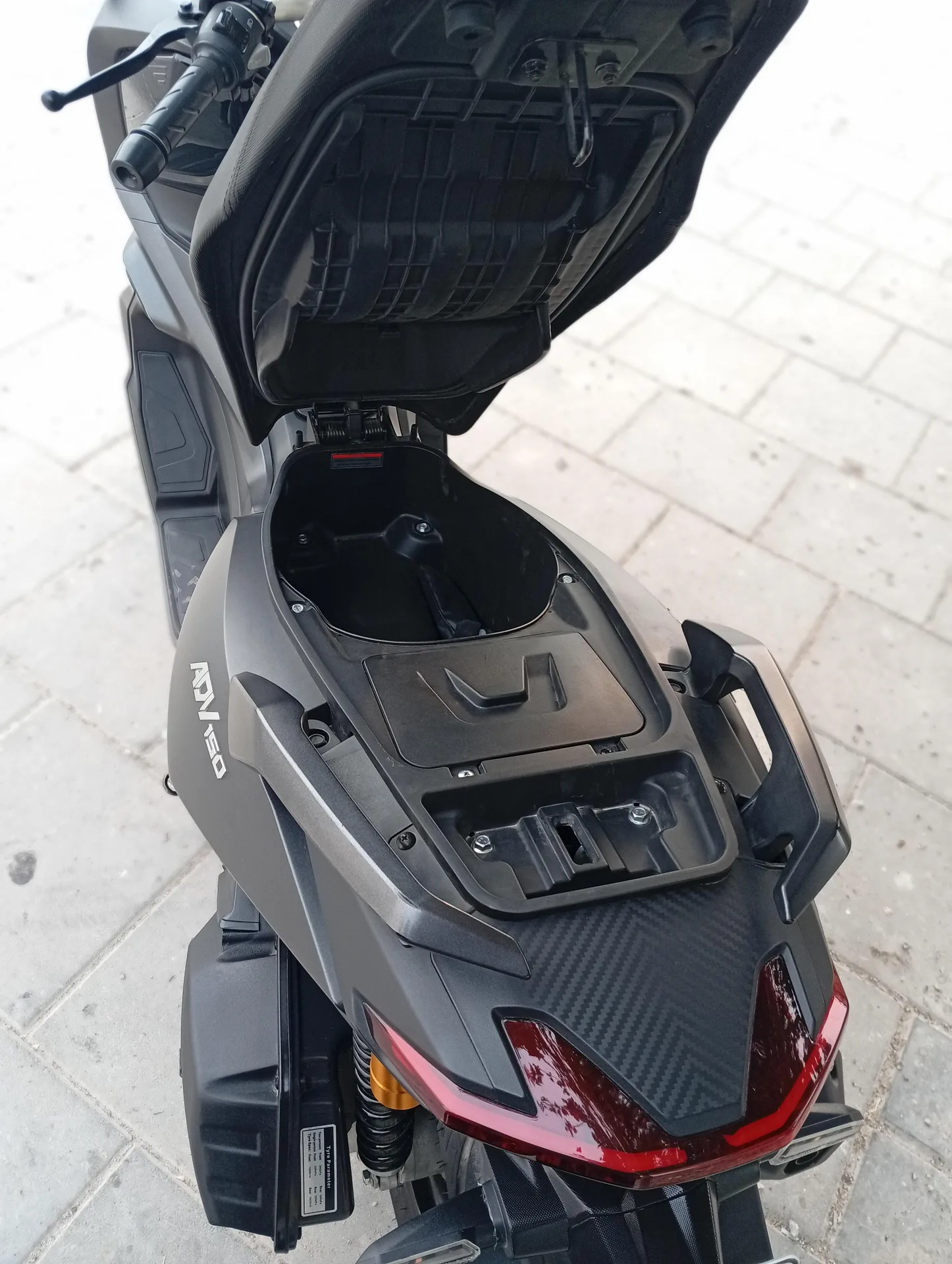 همراه سیکلت  ADV 150 4