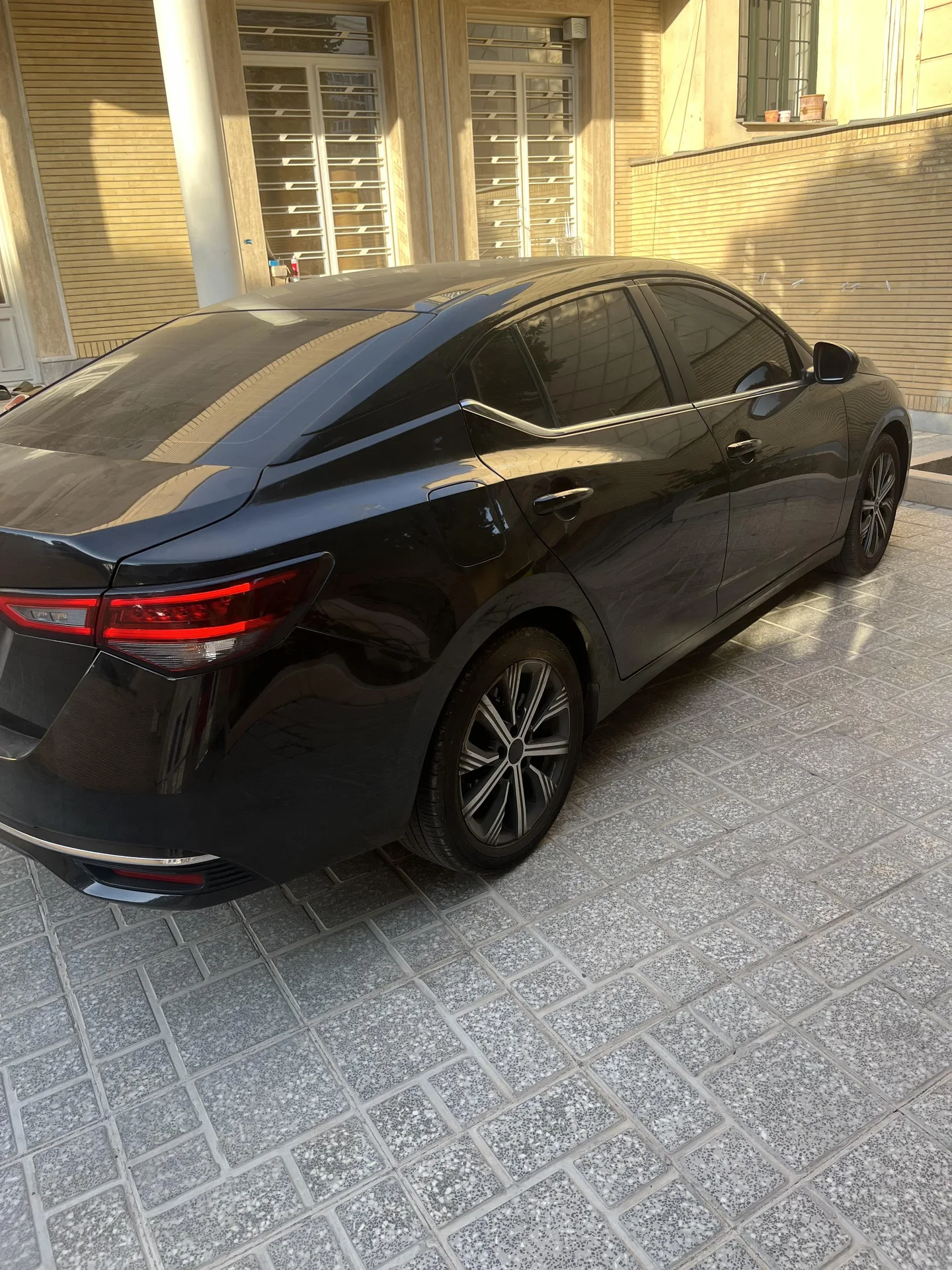 نیسان  سیلفی e-POWER 3