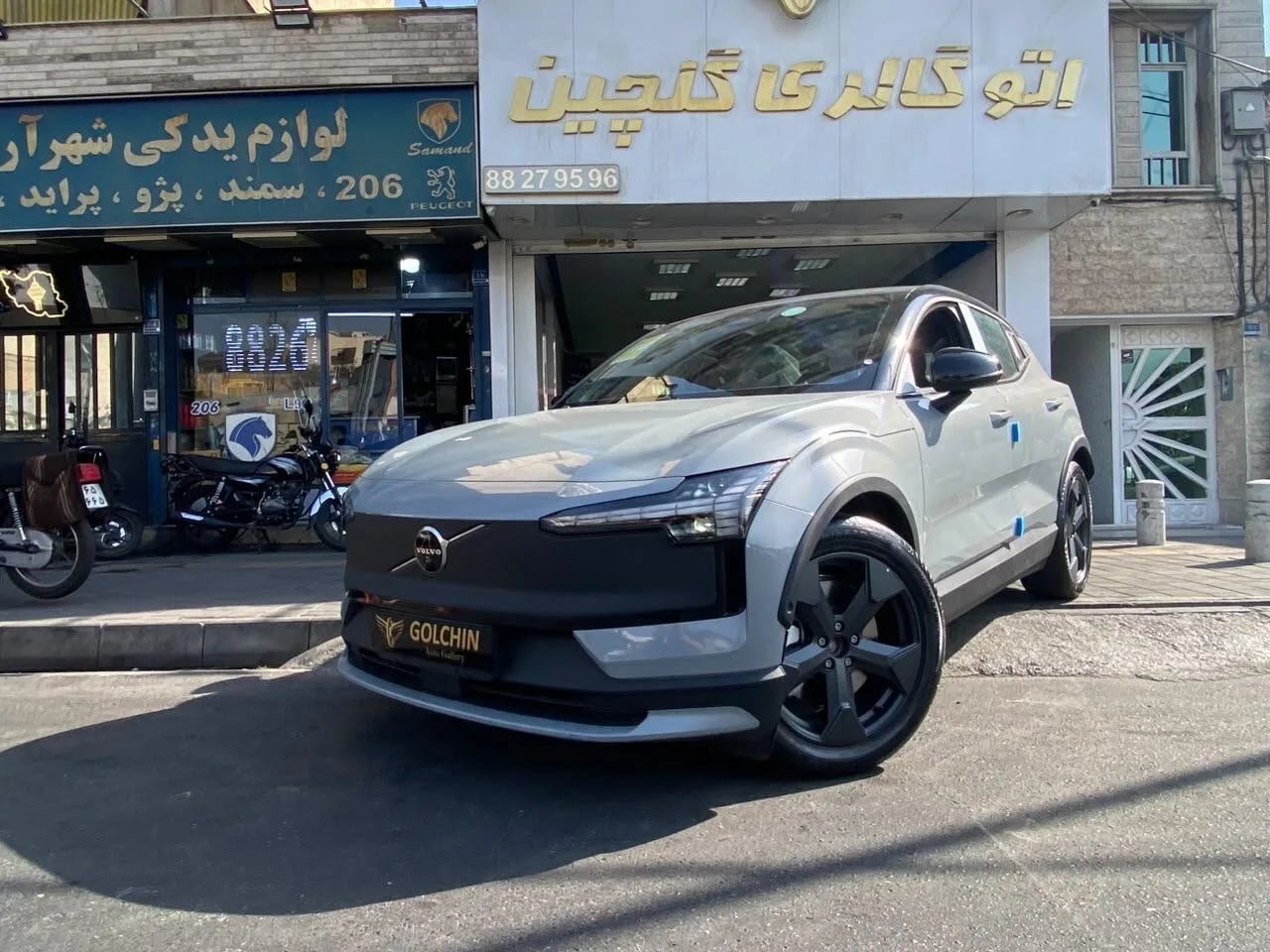 ولوو  EX30 6