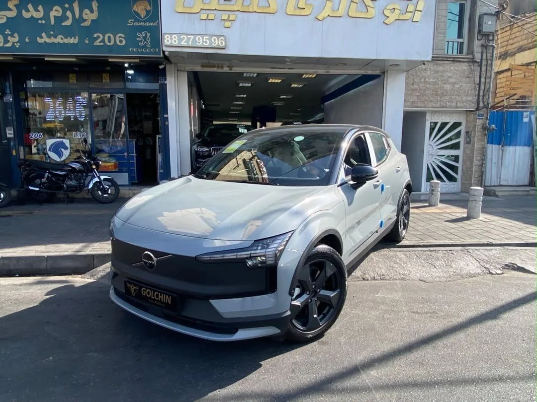 ولوو  EX30 7